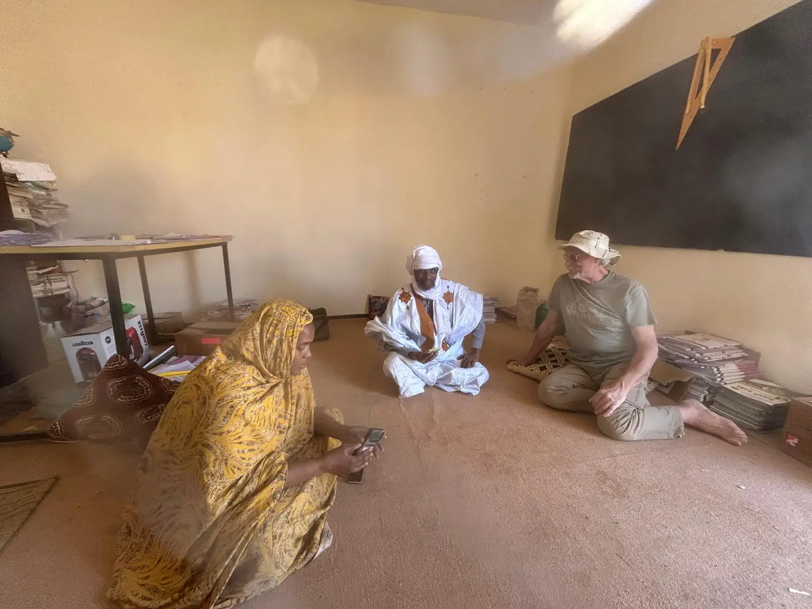 Un incontro a scuola con il direttore e Aicha